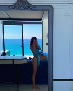 María Pedraza feet photo thumbnail