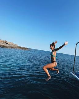 María Pedraza feet photo thumbnail