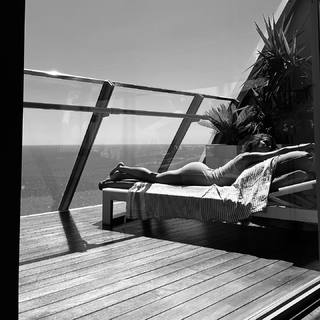 María Pedraza feet photo thumbnail