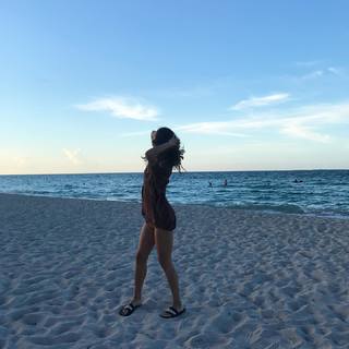 María Pedraza feet photo thumbnail