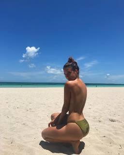 María Pedraza feet photo thumbnail