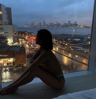 María Pedraza feet photo thumbnail