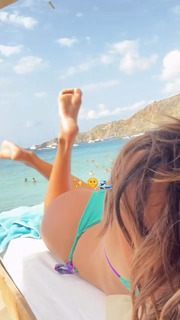 María Pedraza feet photo thumbnail