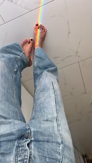 María Pedraza feet photo thumbnail