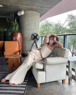 María Pedraza feet photo thumbnail