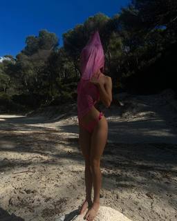 María Pedraza feet photo thumbnail