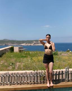 María Pedraza feet photo thumbnail