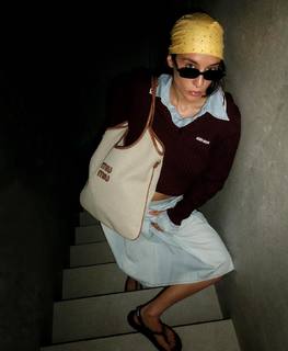 María Pedraza feet photo thumbnail