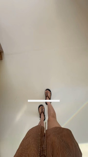 María Pedraza feet photo thumbnail