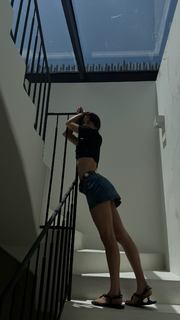 María Pedraza feet photo thumbnail