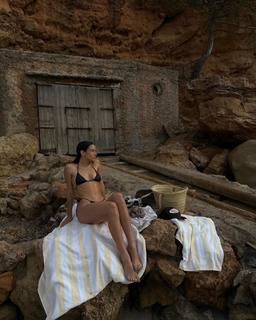María Pedraza feet photo thumbnail