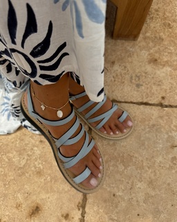María Pombo feet photo 2