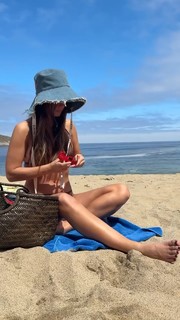 María Pombo feet photo 1
