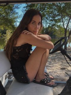 María Pombo feet photo 2