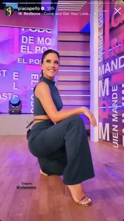 María Pía Copello feet photo 12