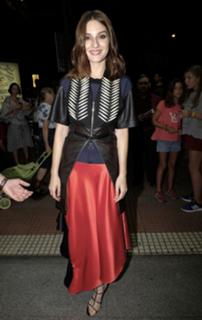 María Valverde feet photo thumbnail