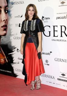 María Valverde feet photo thumbnail