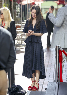 María Valverde feet photo thumbnail