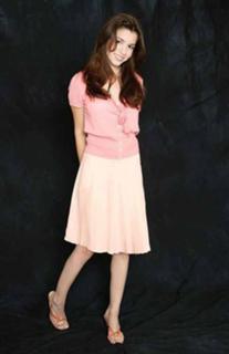 Masiela Lusha feet photo thumbnail