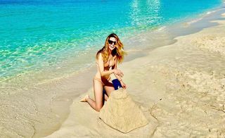 Masiela Lusha feet photo thumbnail