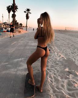 Mathilde Tantot feet photo 3