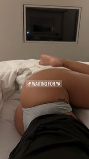 Mathilde Tantot feet photo 16