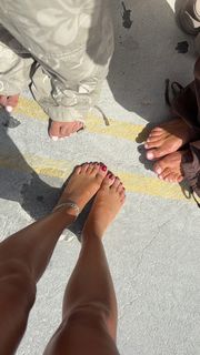Mathilde Tantot feet photo 1