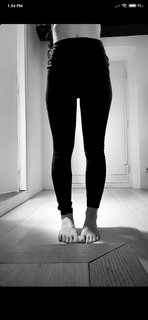 Matilda De Angelis feet photo thumbnail