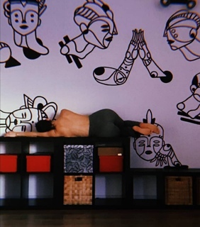 Matilda De Angelis feet photo thumbnail