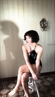 Matilda De Angelis feet photo thumbnail