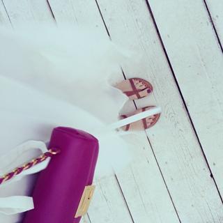 Matilda Lutz feet photo thumbnail