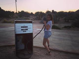 Matilda Lutz feet photo thumbnail