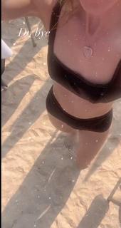 Matilda Lutz feet photo thumbnail