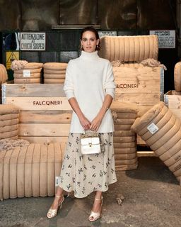 Matilda Lutz feet photo thumbnail