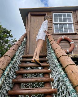 Matilda Lutz feet photo thumbnail