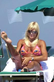 Matilde Brandi feet photo thumbnail