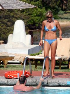 Matilde Brandi feet photo thumbnail