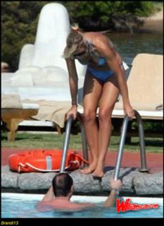 Matilde Brandi feet photo thumbnail