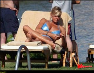 Matilde Brandi feet photo thumbnail
