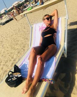 Matilde Brandi feet photo thumbnail