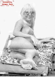 Matilde Brandi feet photo thumbnail