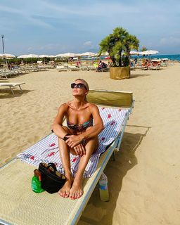 Matilde Brandi feet photo thumbnail