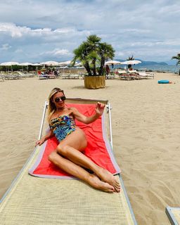Matilde Brandi feet photo thumbnail
