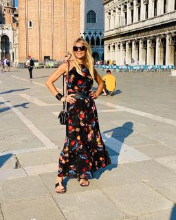 Matilde Brandi feet photo thumbnail