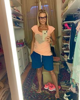 Matilde Brandi feet photo thumbnail