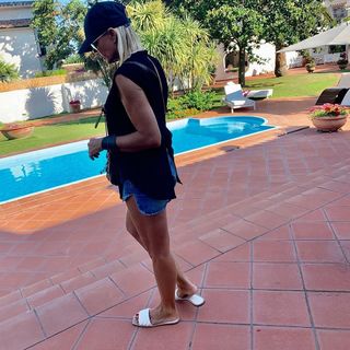 Matilde Brandi feet photo thumbnail