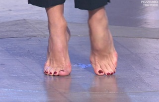 Matilde Brandi feet photo thumbnail