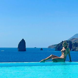 Matilde Brandi feet photo thumbnail