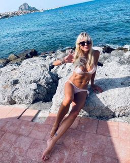 Matilde Brandi feet photo thumbnail