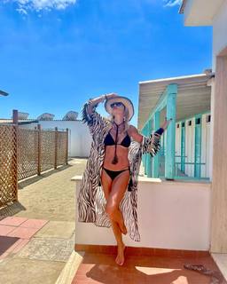 Matilde Brandi feet photo thumbnail